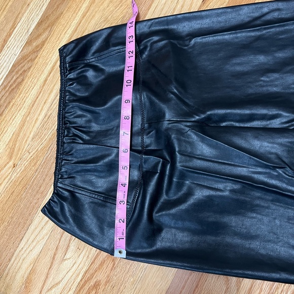 Aritzia (p)leather leggings - Picture 4 of 4